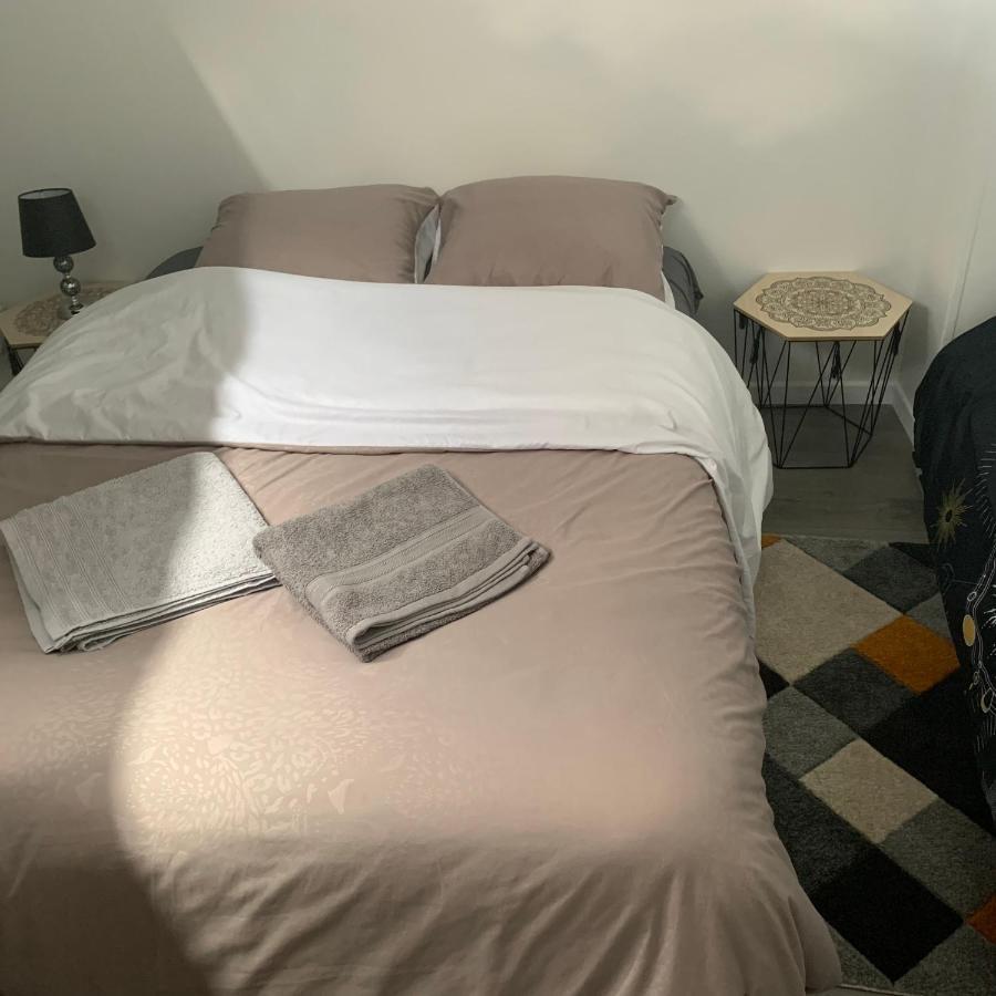Appartement 4 Personnes Emplacement Ideal Proche Des 24H Et Gare Le Mans Exterior photo